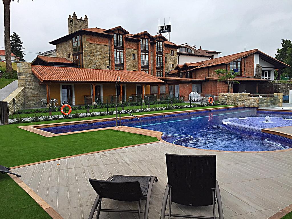 Hotel Marfrei Hinojedo Exterior photo