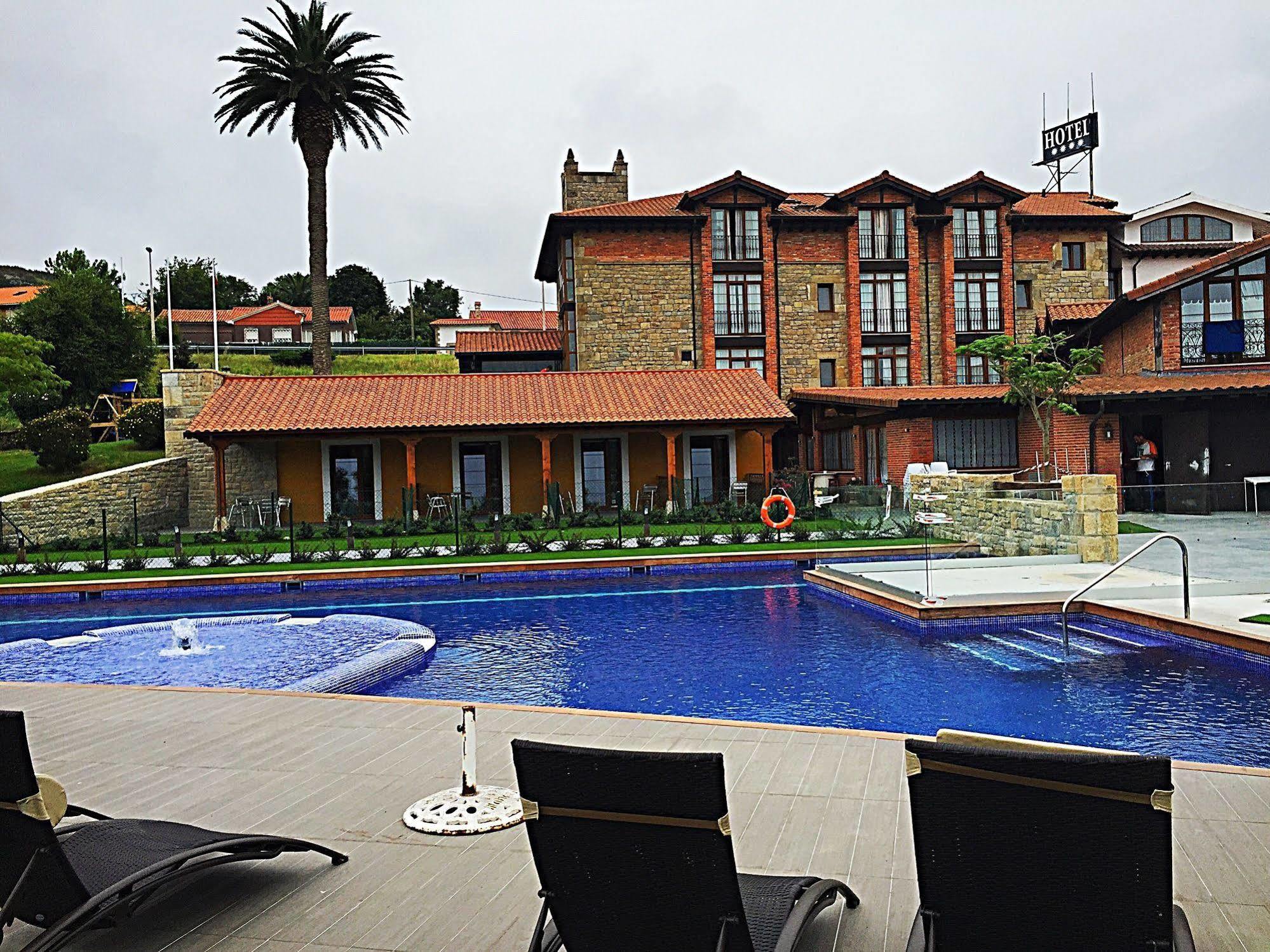 Hotel Marfrei Hinojedo Exterior photo