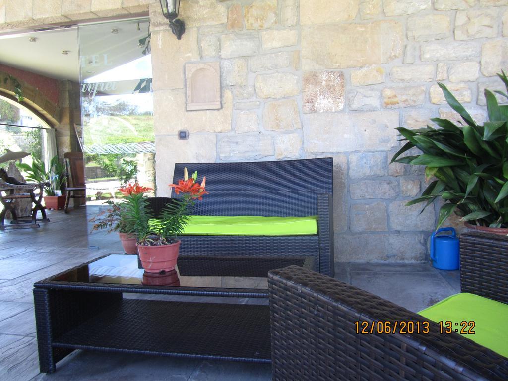 Hotel Marfrei Hinojedo Exterior photo